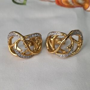 Vintage Elizabeth Taylor Treasured Vine statement earrings by Avon!